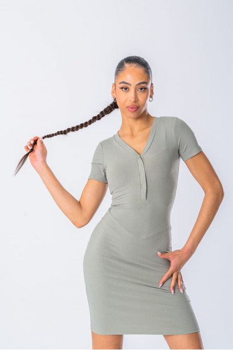 Ribbed V-neck dress with khaki buttons