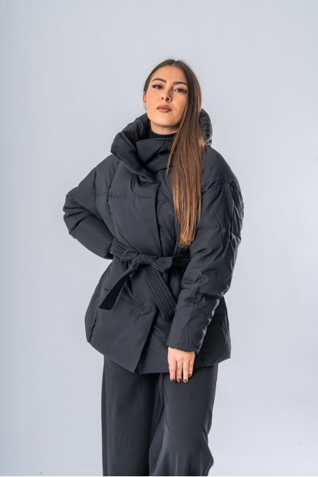 Short belted puffer jacket with black collar
