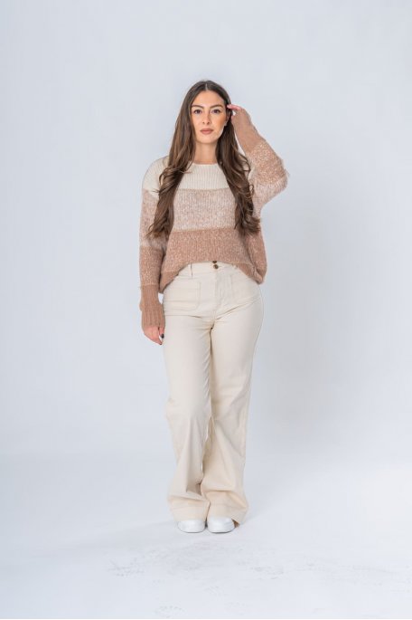 Beige flare jeans with gold buttons