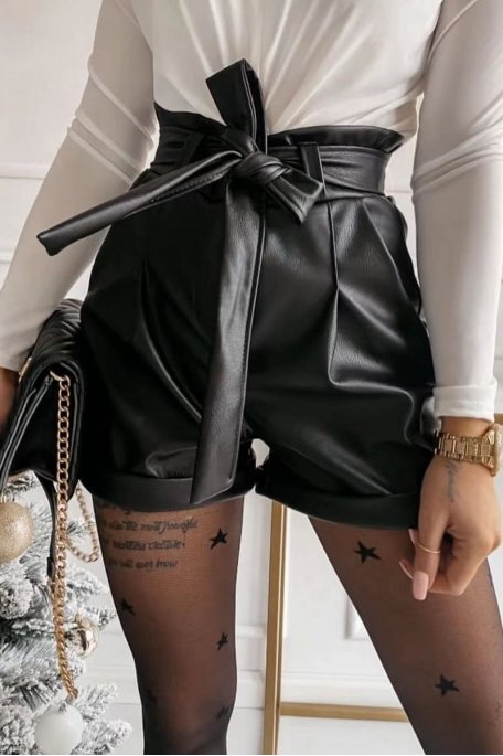 Short simili cuir ceinture noir - vue portée