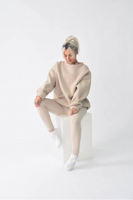 Set aus weitem Sweatshirt und Leggings in beige