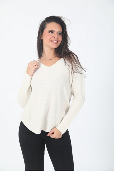 Pull beige en maille col V doux