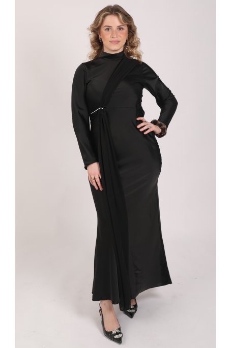 Robe longue satinée noire