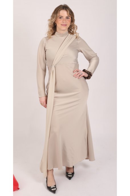 Robe longue satinée beige